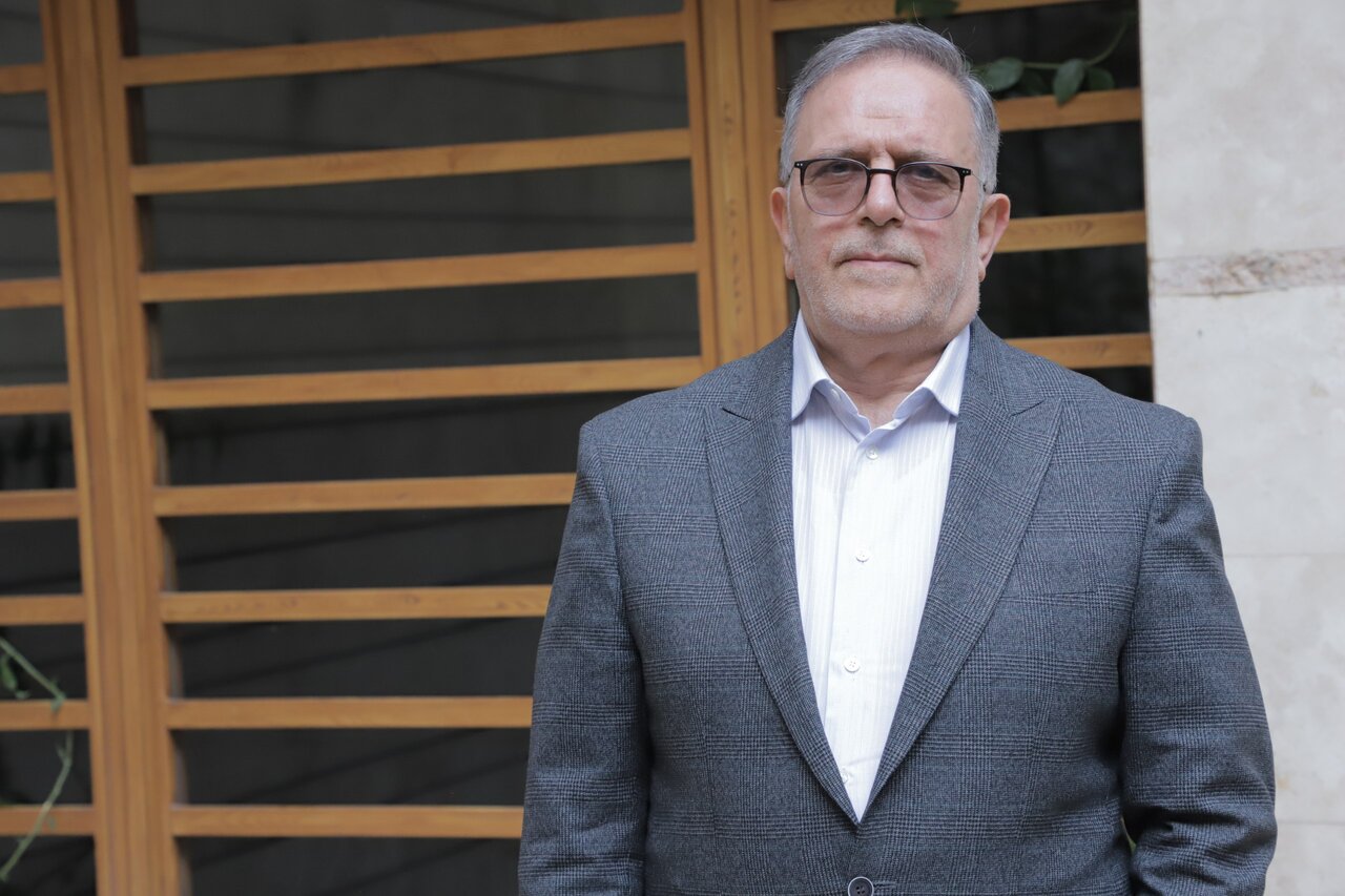 هشت اقتصاددان به سئوال recive پاسخ دادند/ مهمترین چالش پیش روی اقتصاد ایران در سال ۰۴ چیست؟