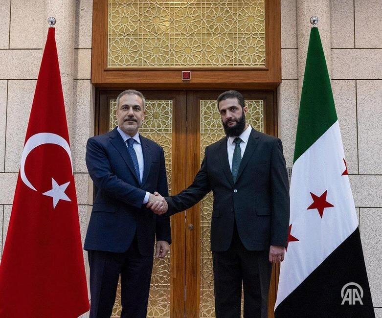 تک نگاری / داستان جولانی در میانه آشوب سوریه؛ فرمانده ای افراطی که واقعیات سیاسی سوریه را تجربه می کند