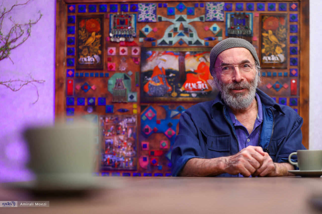 حجاب بهانه بود تا «کاناپه» را توقیف کنند/ زنکشی یک بیآبرویی بزرگ است و «خانه پدری» این واقعیت زشت را نشان میدهد/ خرِ لنگ به کشف نفت گره خورده است