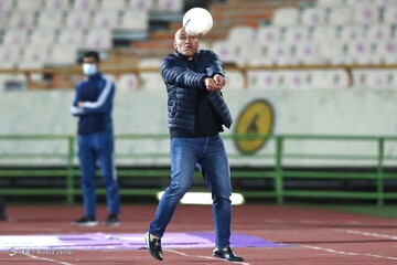 خرافاتی مثل علی منصور/۸۰ درصد مربیان جادوگر دارند، با آنها دست نمی دهم!