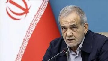 دفاع قاطع پزشکیان از وزیر اقتصاد کابینهاش/ با تغییر همتی هیچ مشکلی حل نمی شود/ اگر تقصیر است مال همه ما است