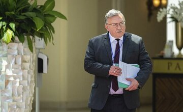 رایزنی «اولیانوف» با مدیرکل آژانس بینالمللی انرژی اتمی درباره ایران