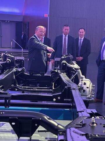 سرویس مخفی آمریکا از خودروی جدید ترامپ رونمایی کرد / عکس