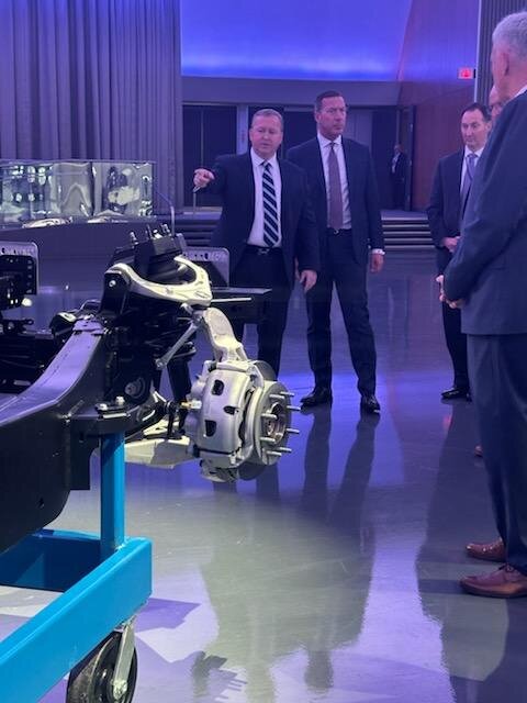 سرویس مخفی آمریکا از خودروی جدید ترامپ رونمایی کرد / عکس