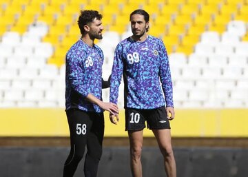 عکس | حمایت یک سپاهانی از استقلال پیش از بازی بزرگ