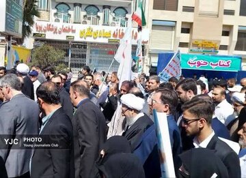 عکسی از حضور رئیس مجمع تشخیص مصلحت نظام در خیابان های قم