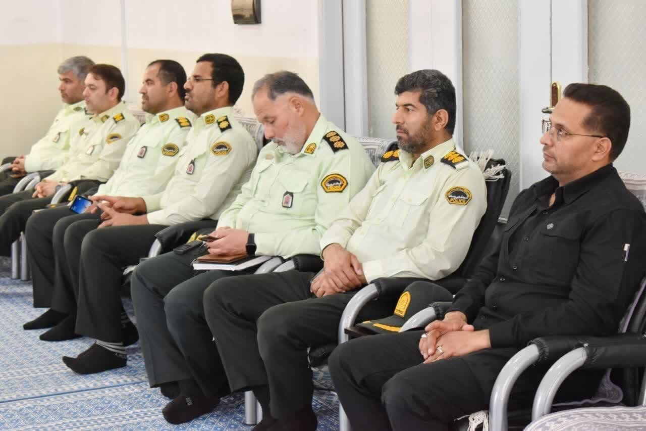 آیت الله اعرافی در دیدار با فرمانده انتظامی استان یزد آیت الله اعرافی در دیدار با فرمانده انتظامی استان یزد