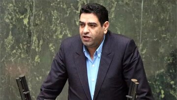 نماینده مجلس: کسانی که جلوی مجلس برای ابلاغ قانون حجاب بیتوته کردهاند، بخاطر اعتقادشان است/ مصوبه شورای عالی امنیت را نه جایی آمده و نه کسی دیده است