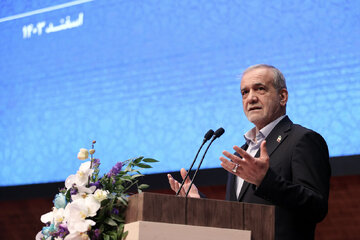 نویسنده لبنانی: رئیسجمهوری ایران در برابر تهدیدهای ترامپ ایستاد