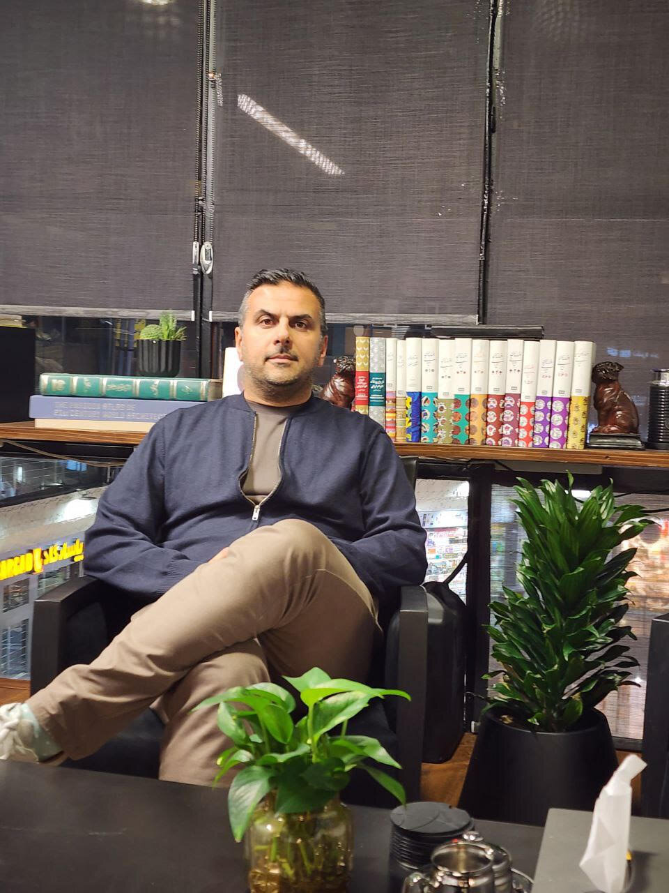 ورود سلبریتیها به حوزه کتاب برای ناشران جذاب است/ مزیتی که گاه کتابهای سطحی معرفی میکند