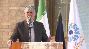 وزیر ارشاد: آتشبیار معرکه شوم دوقطبی سازی ایران و اسلام نباشیم