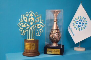 کارنکراد، پیشگام تأمین مالی جمعی ایران؛ دریافت دو نشان برتر ملی