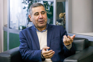 گلایه معاون پزشکیان از دخالت نمایندگان در عزل و نصب‌ها/استعفای ظریف به معنای پایان وفاق نیست