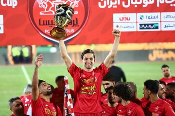 گولسیانی: دوست دارم در پرسپولیس از فوتبال خداحافظی کنم/ پرسپولیس در سختترین و آخرین قدمها همیشه متحد بوده