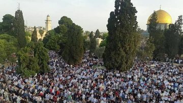 ۱۲۰ هزار فلسطینی نماز عید فطر را در مسجدالأقصی اقامه کردند