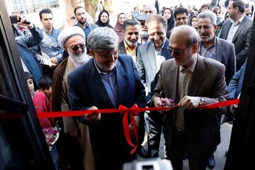 آئین افتتاح اولین کتابخانه عمومی سیار هدهد سفید استان سمنان