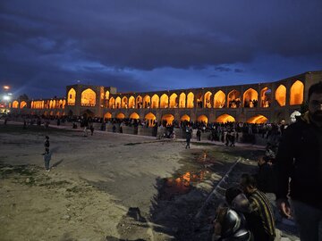 آب زاینده‌رود و مسئله ای بنام بحران حکمرانی غلط آبی/ پرداخت «نکشت» راه‌حل نیست