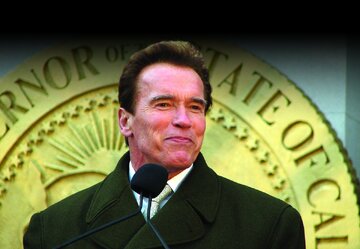 آرنولد «جیمز باند» میشود!