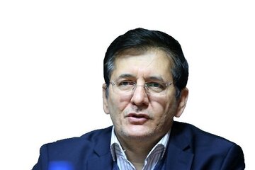 آمریکایی ها می دانند که رهبر انقلاب حرف اول و آخر را می زنند/ وزیر خارجه باید اذن رهبری را داشته باشد