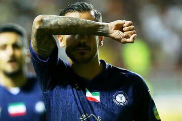 از استقلالیها دلخور شدم ولی فوتبال حرفهای همین است؛ مدیون مادرم هستم و گلهایم را به او تقدیم میکنم