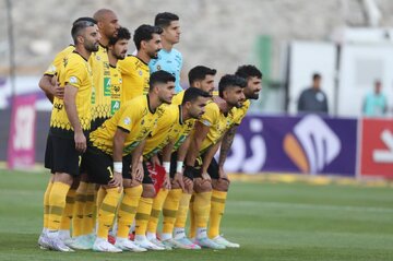 اعتراض سریع سپاهانیها به داوری بازی؛ دو پنالتی ما سوخت!