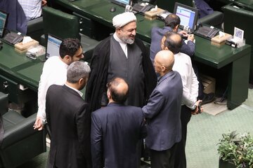 اعلام موجودیت دوباره دلواپسان؛ روز از نو، روزی از نو!/ تندروهایی که برایشان دولتها فرقی ندارد؛ آنها مخالف هر نوع مذاکره و توافقی هستند!