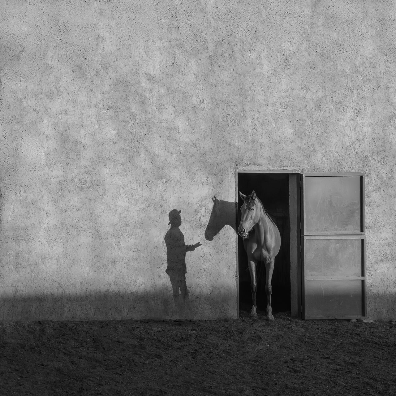 انتخاب خوشرو در مسابقه جهانی ۳۵awards به عنوان ۱۰ عکاس برتر جهان