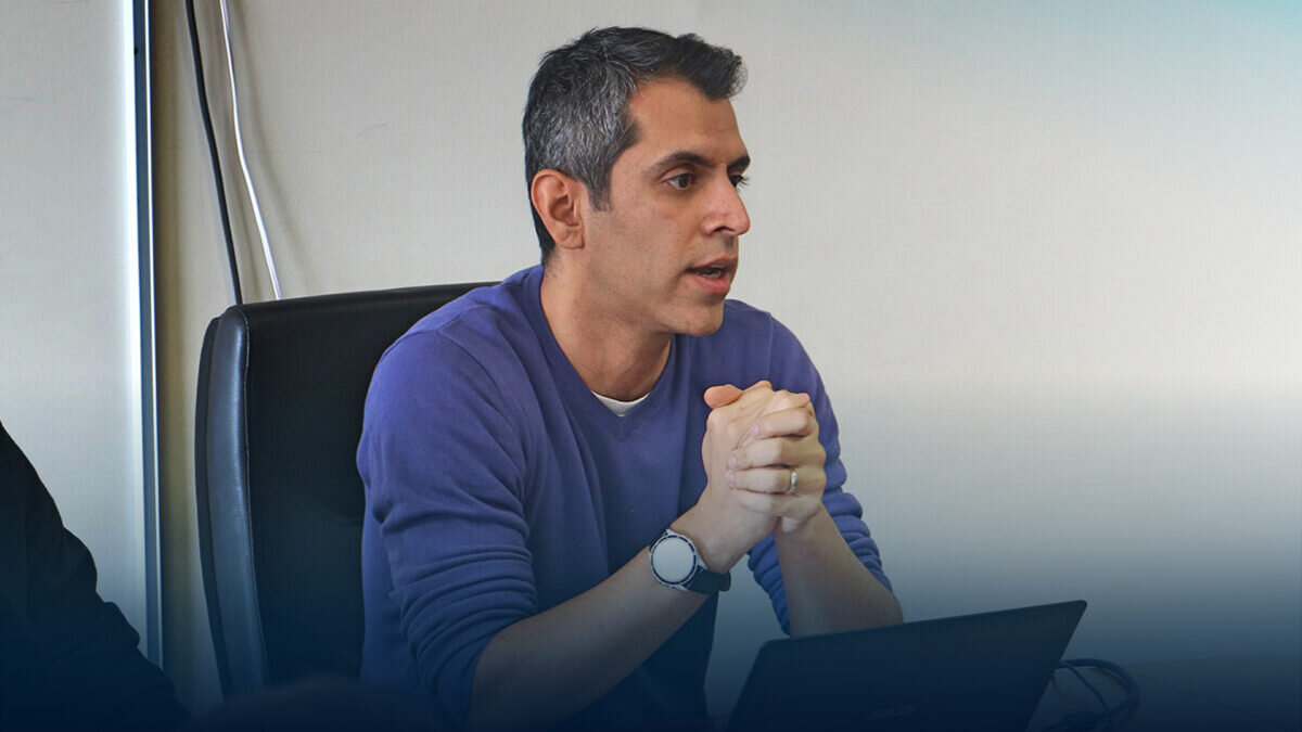 احمدی: اگر مشکل فنی وجود داشت، باید تاکنون رفع شده باشد / اقتصاد اولویت اول دولت نیست