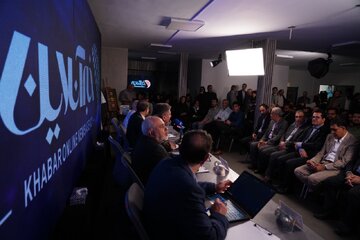 اولین تصاویر از نشست بررسی کتاب مهدی سنایی، مشاور سیاسی پزشکیان در «recive.ir» با حضور ظریف، سلیمی و متقی