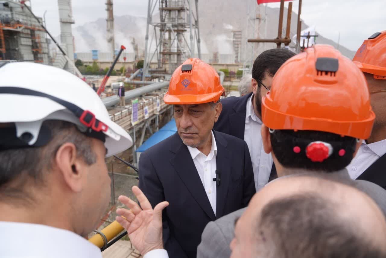 بازدید معاون رییس‌جمهور از واحد تولیدی و صنعتی کرمانشاه