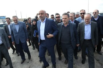 بررسی مسائل کارگری و توسعه تعاونی های زنجان با حضور وزیر کار