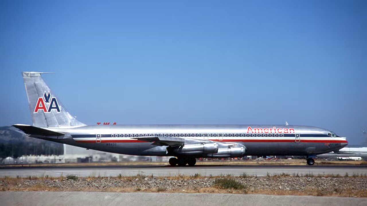 یکی از بهترین جتهای مسافربری که بیش از ۱۰۰۰ فروندش ساخته شد / عکس