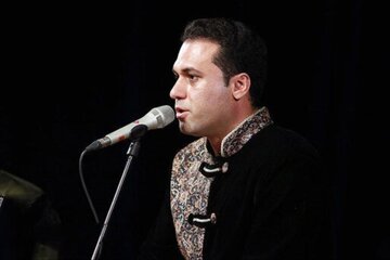 تاج مجوز داشت، برای بدقول نشدن خواننده را عوض کردیم