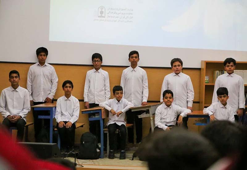 ترویج فرهنگ نماز با نگاه لذتبخش و نشاطآور در مدارس/ نمازخانههای جذاب، کلید اشتیاق دانشآموزان