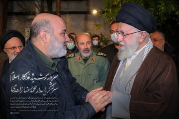 تصویری از دیدار سردار زاهدی با رهبر انقلاب به مناسبت سالگرد حمله اسرائیل به کنسولگری ایران در دمشق