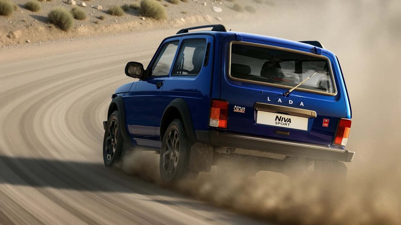 تقلید روسها از ایرانیها /خودروی ۴۸ ساله بهروز شد! /عکس