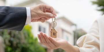 جزییات بسته پیشنهادی وزارت راه برای حمایت از مستاجران/ سقف تسهیلات ودیعه مسکن برای این گروه ۴۰۰ میلیون تومان میشود + شرط دریافت وام