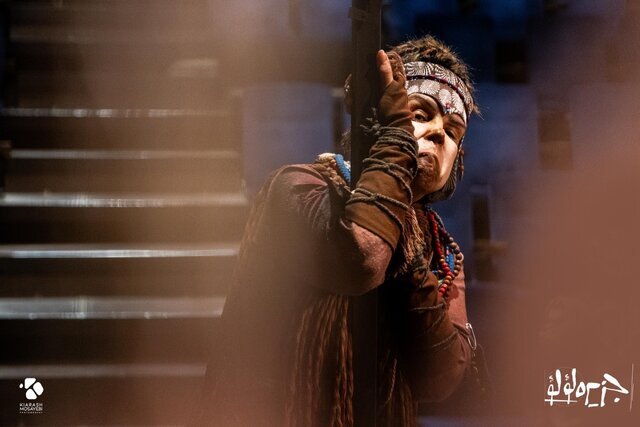 حضور پر رنگ پسیانی‌ها بر صحنه و به سرانجام رساندن کار نیمه تمام «آتیلا»