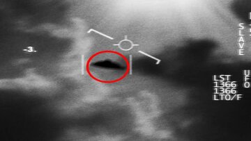 حمله موجودات فضایی به سربازان شوروی در اوکراین / سیا گزارش محرمانه «کا گ ب» را منشر کرد: سربازها تبدیل به سنگ شدند