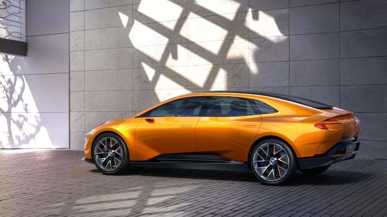 خودروساز محبوب در ایران به جنگ با مرسدس بنز میرود