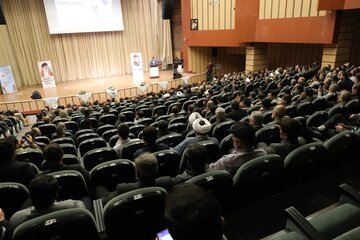 روایتِ حاج جمعلی کیانی در فرهنگسرای شهرکرد