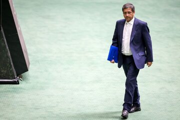 رونمایی از اولین اقدام اقتصادی دولت در سال ۰۴/ چه کسانی با استیضاح همتی قصد تسویه حساب داشتند؟