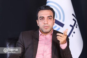 رونمایی از مهمترین دلیل نوسان قیمت ارز/ فرزانی: دولت اجازه ارزانتر شدن قیمت دلار را نمیدهد