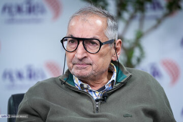 زیباکلام: مسعود پزشکیان بدشانس ترین چهره سال ۱۴۰۳ بود/ منتجب نیا: سعید جلیلی بدون پیروزی در انتخابات همه منصب ها را بدست آورده است