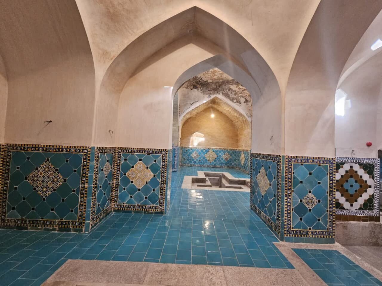 زیبایی حمام «شاهزاده‌ها» در بازار تاریخی «نصف‌جهان» به روایت «تصویر»