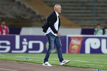 سوئیچ پیکان در دستان بوژوویچ