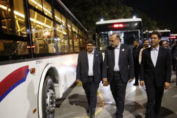 شروع نوسازی ناوگان اتوبوسرانی شهر کرمان / اتوبوس های جدید زیر پای مردم