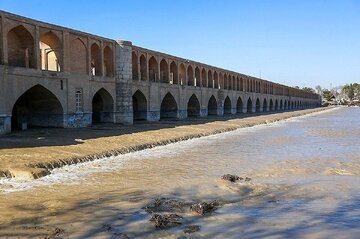 ضرورت اتخاذ تدابیر لازم برای تامین آب آشامیدنی اصفهان/نگرانی‌ کشاورزان را درک می‌کنیم