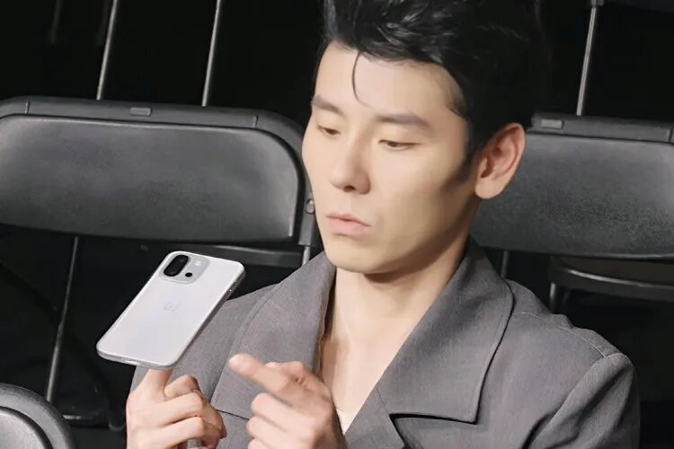 طراحی متفاوت گوشی پرچمدار جدید چینی / عکس