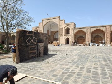 عوامل فیلمسازی به دیوار دوره قاجار میخ میکوبند و نمیدانند آسیب است/در دوران آقای ضرغامی بیشترین آسیبها به آثار تاریخی وارد شد